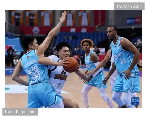 篮球防守规则全面解读：合法防守行为与限制条件